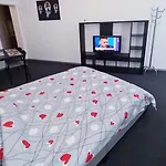 Economic Low Buget Downtown Studio Tiny Home On Street Piata Amzei
