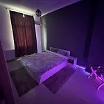 Economic Low Buget Downtown Studio Tiny Home On Street Piata Amzei