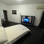 Economic Low Buget Downtown Studio Tiny Home On Street Piata Amzei