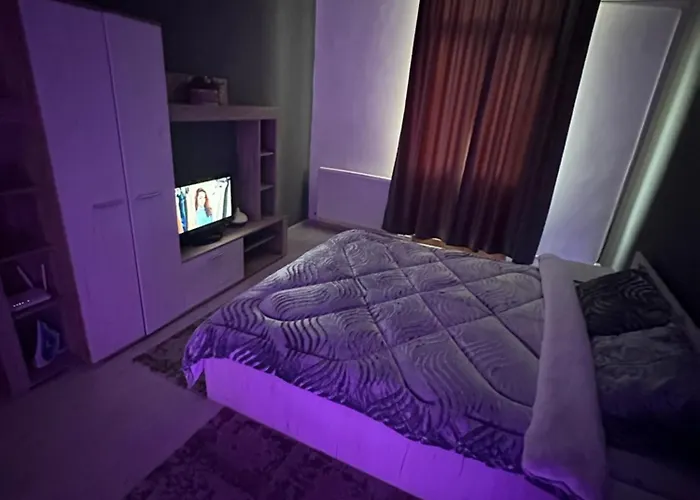 Economic Low Buget Downtown Studio Tiny Home On Street Piata Amzei
