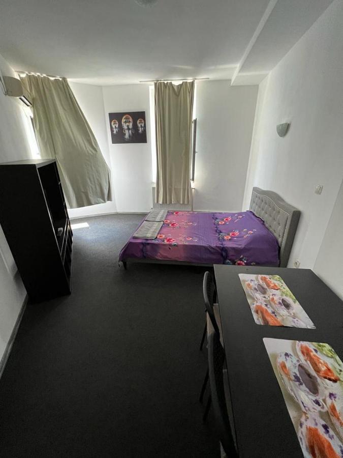 Economic Low Buget Downtown Studio Tiny On Street Piata Amzei Apartment *