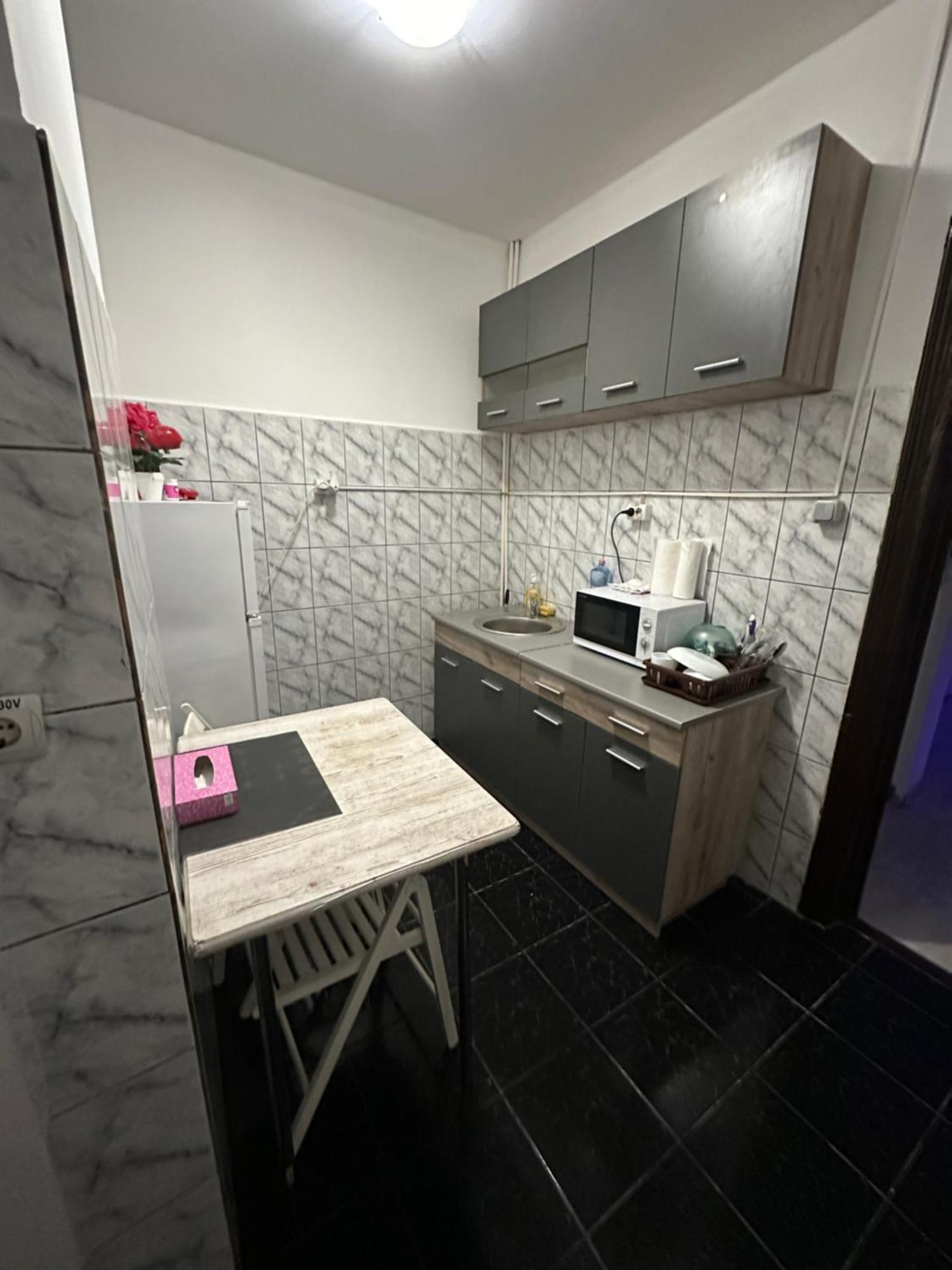Economic Low Buget Downtown Studio Tiny On Street Piata Amzei Apartment
